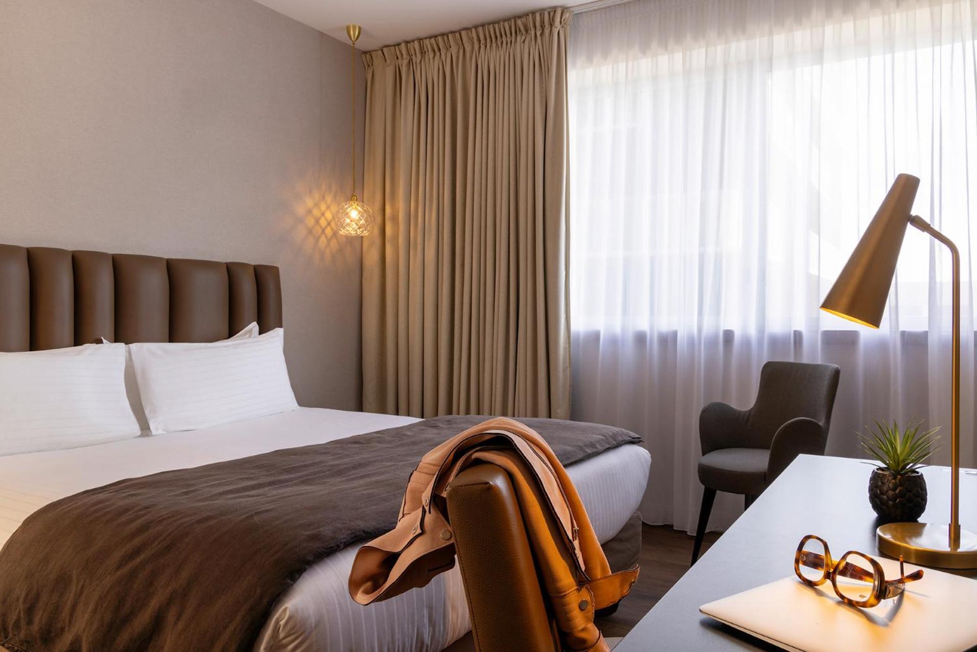 เบสต์ เวสเทิร์น พลัส โฮเต็ล อิซิดอร์ Hotel แซงต์-ฌาคส์-เดอ-ลา-ลองด์ ภายนอก รูปภาพ